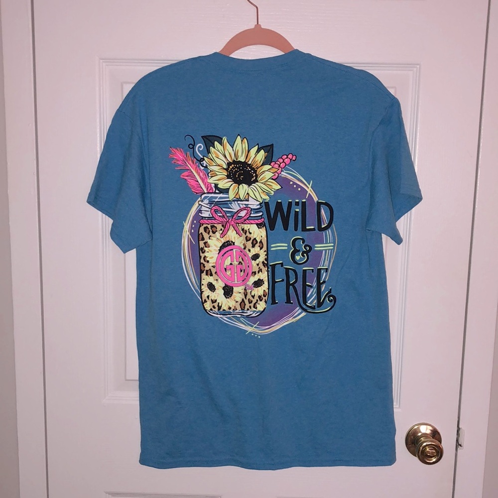 NWT Wild & Free Graphic T-Shirt